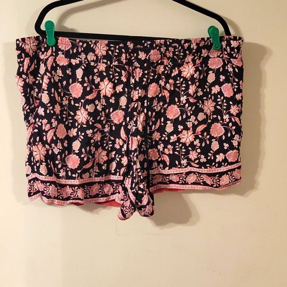Comfy flowy shorts